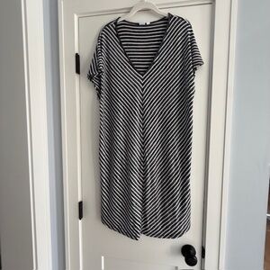 Women's Gap Black & White Chevron V-Neck Skater Dress Sz M (fits bigs